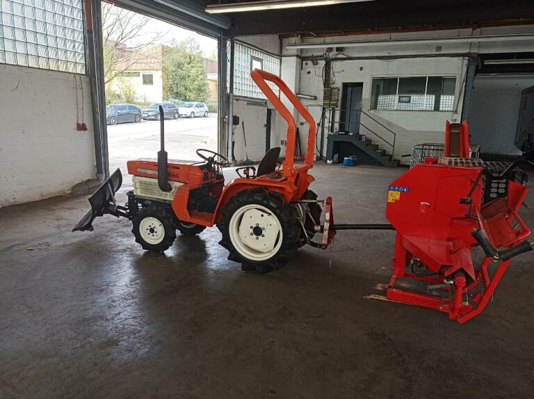 Kubota Traktor B1600