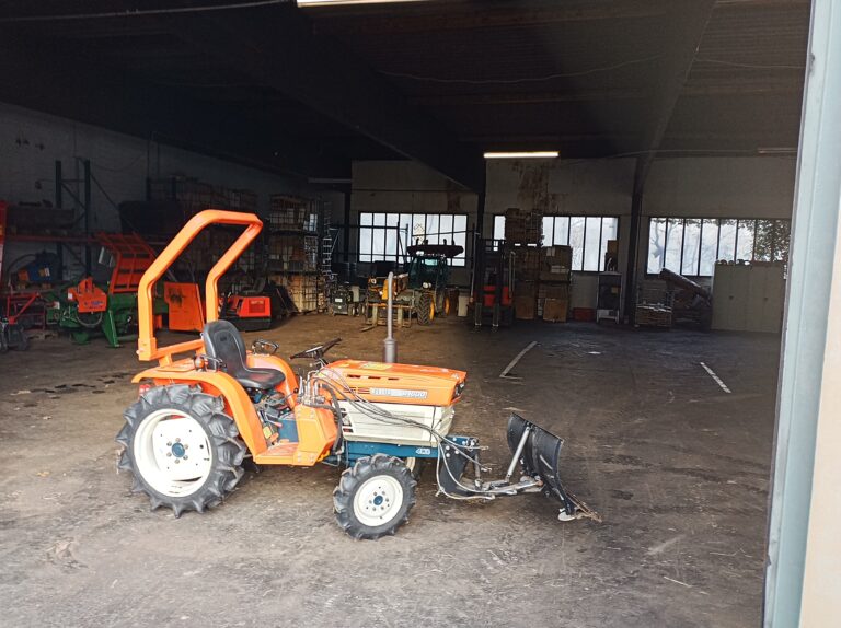 Kubota Traktor B1600